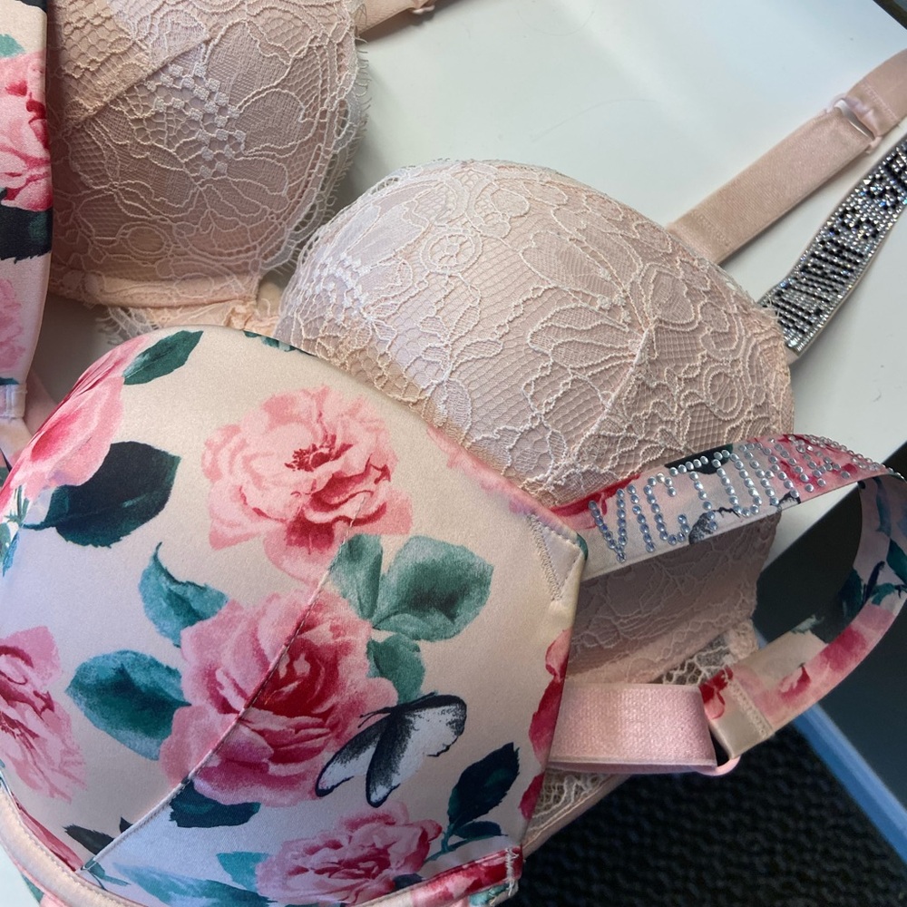 2 VERY SEXY BLING VICTORIA SECRET VERY SEXY PUSH UP EXTRA PADDED BRAS